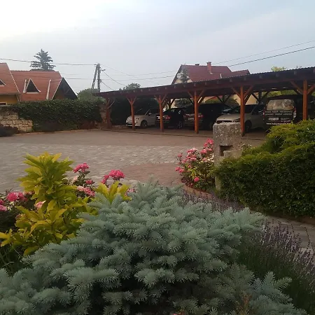 Huber Panzio Bed & Breakfast