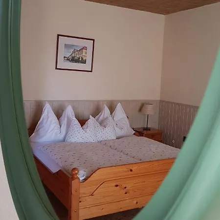 Bed and breakfast Huber Panzió Fertőrákos