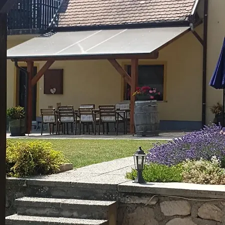 Huber Panzió 3*