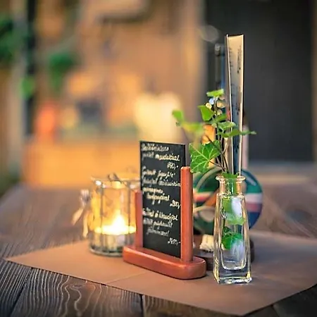 Huber Panzio Couette-café Fertőrákos